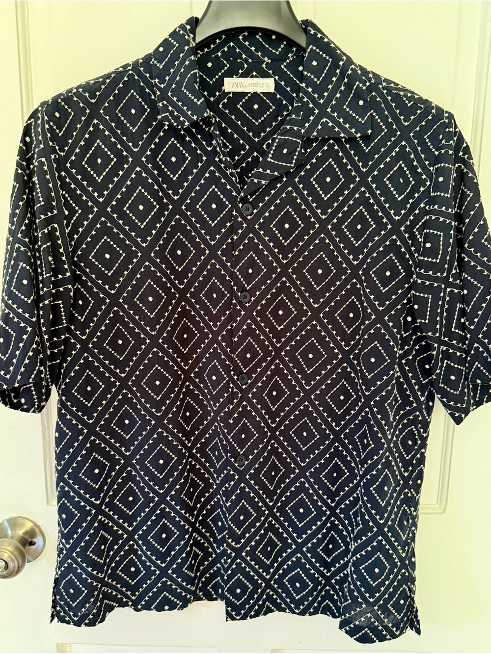 Zara Navy and White Geometric Short-Sleeve Button-Down Shirt